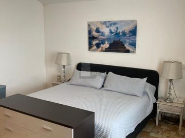 Casa en venta con estílo único en Cumbres del Lago, Juriquilla. Habtación en PB.