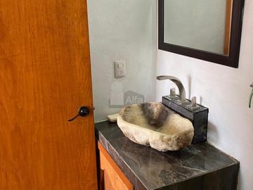 Casa en venta con estílo único en Cumbres del Lago, Juriquilla. Habtación en PB.