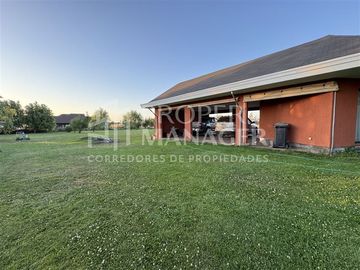 Casa en Venta en Casa 5D-3B en Parcela de 5.000 m2 + Piscina
