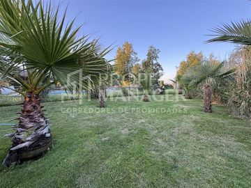 Casa en Venta en Casa 5D-3B en Parcela de 5.000 m2 + Piscina