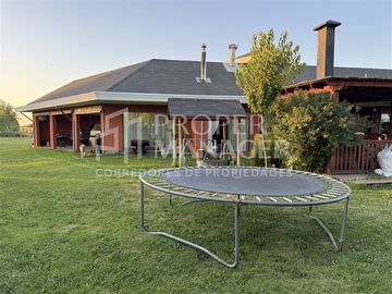 Casa en Venta en Casa 5D-3B en Parcela de 5.000 m2 + Piscina