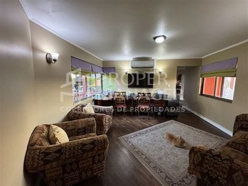 Casa en Venta en Casa 5D-3B en Parcela de 5.000 m2 + Piscina