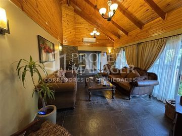 Casa en Venta en Casa 5D-3B en Parcela de 5.000 m2 + Piscina