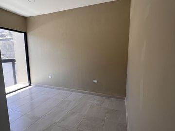 Casa recién Remodelada en venta, Marquez de León,  3km de plaza sendero