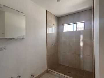 Casa recién Remodelada en venta, Marquez de León,  3km de plaza sendero