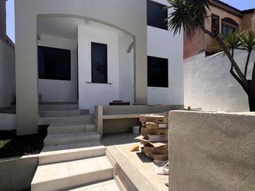 Casa recién Remodelada en venta, Marquez de León,  3km de plaza sendero