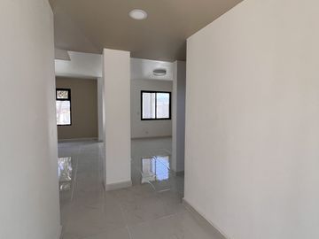 Casa recién Remodelada en venta, Marquez de León,  3km de plaza sendero