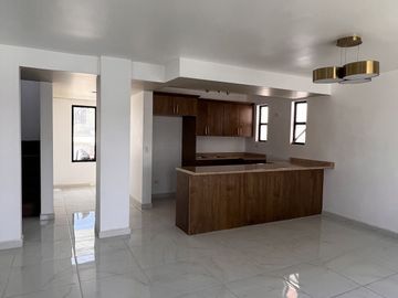 Casa recién Remodelada en venta, Marquez de León,  3km de plaza sendero