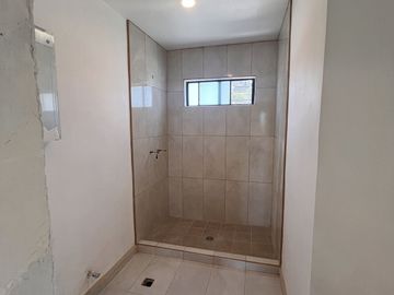 Casa recién Remodelada en venta, Marquez de León,  3km de plaza sendero