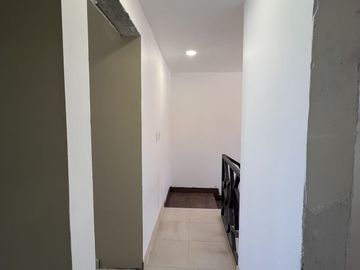 Casa recién Remodelada en venta, Marquez de León,  3km de plaza sendero