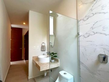 CASA  EN VENTA EN CHOLUL CON ALBERCA EN MÉRIDA YUCATÁN