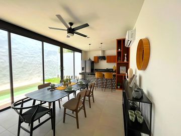 CASA  EN VENTA EN CHOLUL CON ALBERCA EN MÉRIDA YUCATÁN