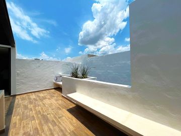 CASA  EN VENTA EN CHOLUL CON ALBERCA EN MÉRIDA YUCATÁN