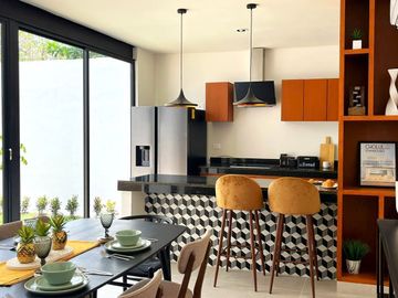 CASA  EN VENTA EN CHOLUL CON ALBERCA EN MÉRIDA YUCATÁN