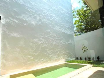 CASA  EN VENTA EN CHOLUL CON ALBERCA EN MÉRIDA YUCATÁN