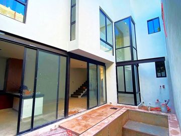 CASA  EN VENTA EN CHOLUL CON ALBERCA EN MÉRIDA YUCATÁN