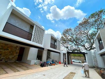 CASA  EN VENTA EN CHOLUL CON ALBERCA EN MÉRIDA YUCATÁN