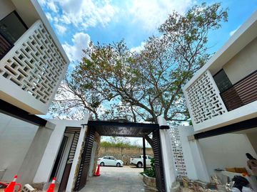 CASA  EN VENTA EN CHOLUL CON ALBERCA EN MÉRIDA YUCATÁN