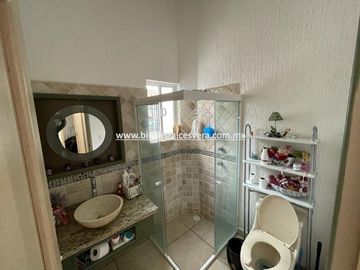 CASA EN VENTA EN TEQUISQUIAPAN FRACC. REAL DEL CIERVO CYANNA