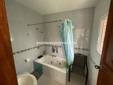 CASA EN VENTA EN TEQUISQUIAPAN FRACC. REAL DEL CIERVO CYANNA