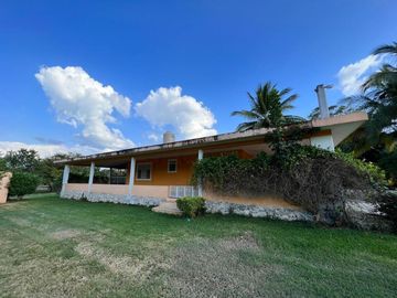 QUINTA CAMPESTRE EN VENTA. AMPLIOS JARDINES. KOBÉN, CAMPECHE.