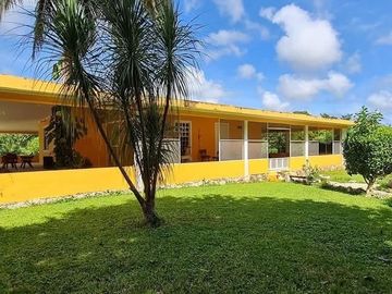 QUINTA CAMPESTRE EN VENTA. AMPLIOS JARDINES. KOBÉN, CAMPECHE.