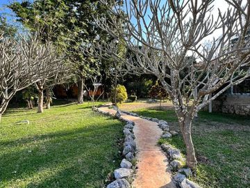 QUINTA CAMPESTRE EN VENTA. AMPLIOS JARDINES. KOBÉN, CAMPECHE.