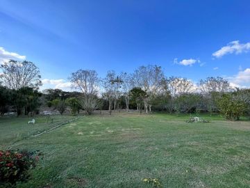 QUINTA CAMPESTRE EN VENTA. AMPLIOS JARDINES. KOBÉN, CAMPECHE.