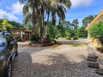 QUINTA CAMPESTRE EN VENTA. AMPLIOS JARDINES. KOBÉN, CAMPECHE.