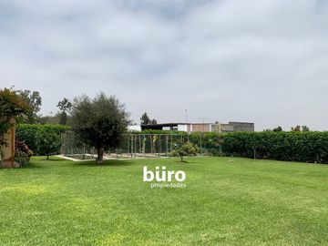 BELLA CASA DE CAMPO EN VENTA AMOBLADA EN CONDOMINIO CON PISCINA EN QUILMANA