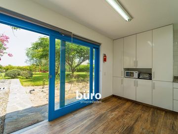 BELLA CASA DE CAMPO EN VENTA AMOBLADA EN CONDOMINIO CON PISCINA EN QUILMANA