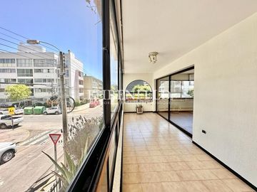 Sector Poniente, Viña del Mar. Amplio Departamento.