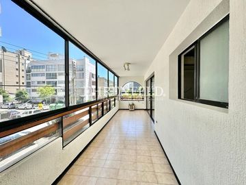 Sector Poniente, Viña del Mar. Amplio Departamento.