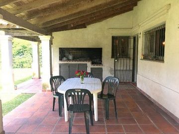 Casa en venta - 3 Dormitorios 2 Baños - 1.575Mts2 - General Belgrano