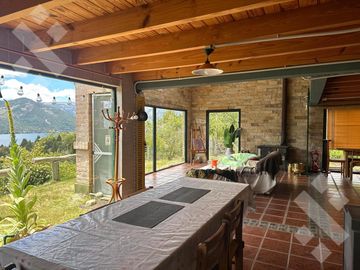 VENTA CASA CON VISTA AL LAGO, MELIQUINA