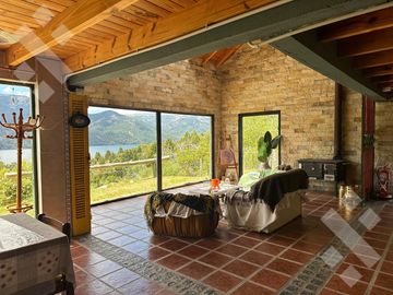 VENTA CASA CON VISTA AL LAGO, MELIQUINA