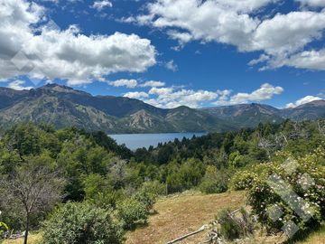 VENTA CASA CON VISTA AL LAGO, MELIQUINA