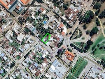 Casa en venta - 3 Dormitorios 2 Baños - Cochera - 452Mts2 - General Belgrano