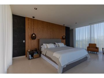 SE VENDE ESPECTACULAR CASA EN LAGOS DEL CAUJARAL