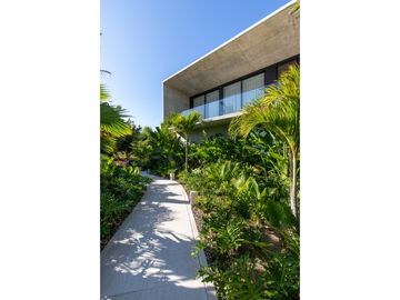 SE VENDE ESPECTACULAR CASA EN LAGOS DEL CAUJARAL