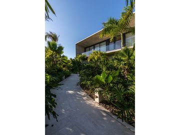 SE VENDE ESPECTACULAR CASA EN LAGOS DEL CAUJARAL