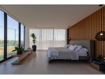 SE VENDE ESPECTACULAR CASA EN LAGOS DEL CAUJARAL