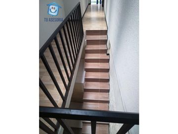 Casa con 5 Apartaestudios en venta en Pereira