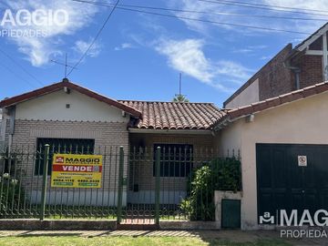 VENTA CASA EN VILLA SARMIENTO