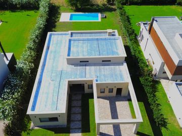 CASA EN VENTA A ESTRENAR EN LA RESERVA CARDALES APTO CREDITO ¡¡OPORTUNIDAD!!