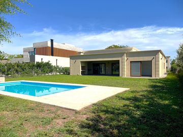 CASA EN VENTA A ESTRENAR EN LA RESERVA CARDALES APTO CREDITO ¡¡OPORTUNIDAD!!