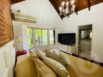 Casa en venta - Barrio Echeverría del Lago, Canning