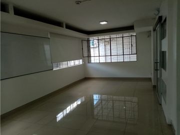 Las Casas, Casa Comercial en Renta, 400m2, 12 Ambientes