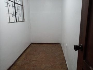Las Casas, Casa Comercial en Renta, 400m2, 12 Ambientes