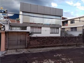 Las Casas, Casa Comercial en Renta, 400m2, 12 Ambientes